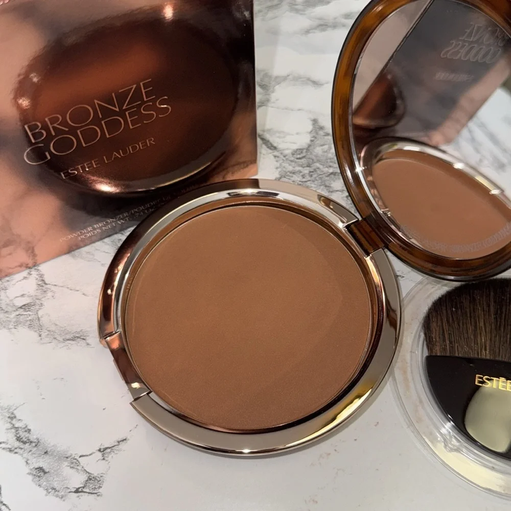 NWT Estée Lauder Bronze Goddess bronzer 04 Deep Never used Still in box
